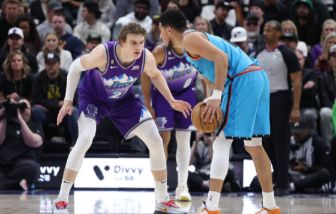 NBA-布克24分马尔卡宁空砍25+9 艾顿复出太阳客场117-103送爵士4连败