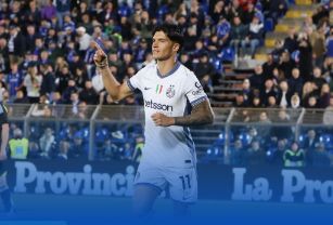 意甲-国米2-0科莫屈居亚军，德弗赖、科雷亚破门，雷纳染红