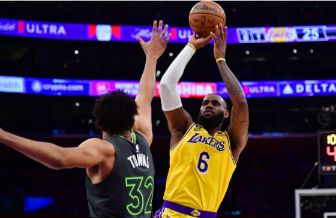 NBA附加赛-詹姆斯30+10唐斯24分 浓眉24+15湖人加时108-102擒狼季后赛战灰熊