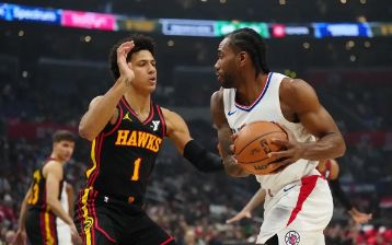 NBA-伦纳德28分哈登9+9迎里程“悲” 默里21分 老鹰110-93大胜快船