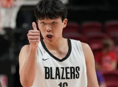 夏联-杨瀚森8+8+5 伯克奈特25分 开拓者102-83轻取火箭