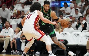 NBA季后赛-塔图姆22+11阿德巴约20分 绿军104-84大胜热火总比分2-1