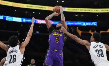 NBA-詹姆斯24+11小火车33分 浓眉26+12 湖人112-130不敌篮网