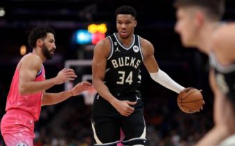 NBA-字母哥砍20+三双比尔33+9难救主 雄鹿客场117-111险胜奇才避连败