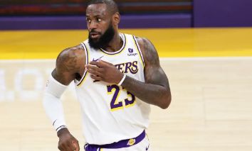 NBA季后赛-詹姆斯30分浓眉哥25+22 湖人119-108击败掘金总比分1-3