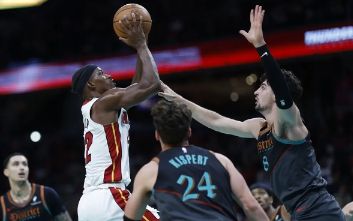 NBA-巴特勒24分阿德巴约两双 普尔16+10奇才102-110不敌热火