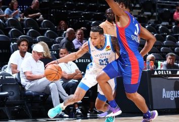 NBA夏季联赛-雷霆100-91力克76人 霍姆格伦缺席特雷曼23+8 李贤重3分