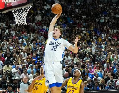 NBA夏联-弗拉格首秀21中5 布朗尼8分 克内克特伤退 独行侠擒湖人