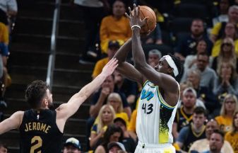 步行者129-109大胜骑士比分3-1拿到赛点 西卡21分 米切尔意外伤退