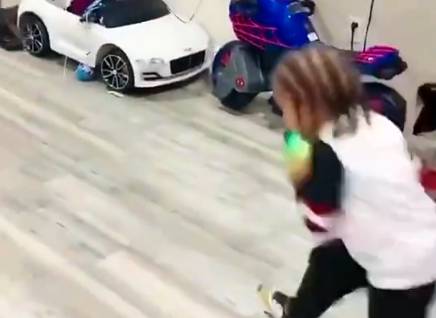 小家伙你想扣篮那是不可能的....吗？