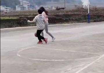 小姐姐这个单打什么水平？