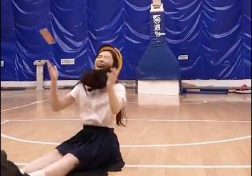 拍了几个充电宝才拍完的？双胞胎小姐姐的各种骚操作