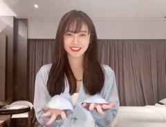 有在节奏上吗？美娜在酒店拍视频