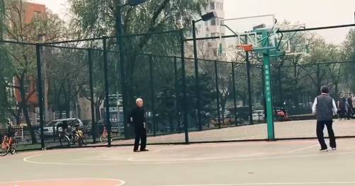 是被岁月盖了帽
