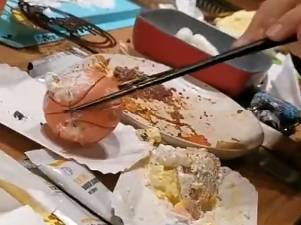 哈哈！蛋糕上的篮球 很有口感啊