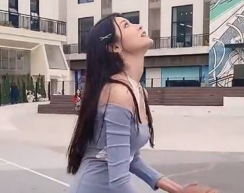 妹纸说她单挑没有输过 我不信