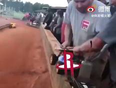 五连胜起飞！网友恶搞火箭加满油门驱车瞬间超车