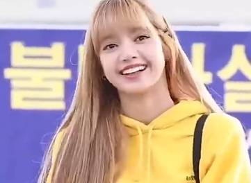吧友们觉得像吗？韩国女团成员Lisa撞脸唐斯？
