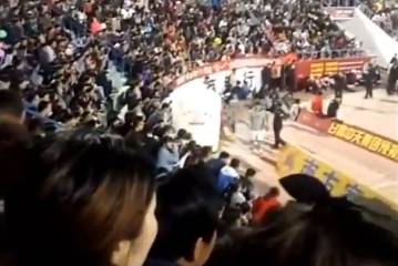 没想到甘肃的篮球也这么火！平凉市“斯台普斯”球迷爆满！