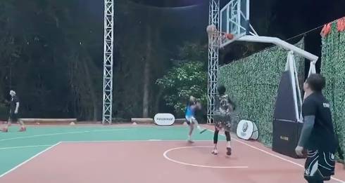 一对一单挑你能赢过这个妹妹吗？