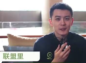 还记得大鲨鱼的50码球鞋电话吗？韦德答案都爱不释手