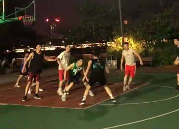 厉害了！这跳投有点高啊
