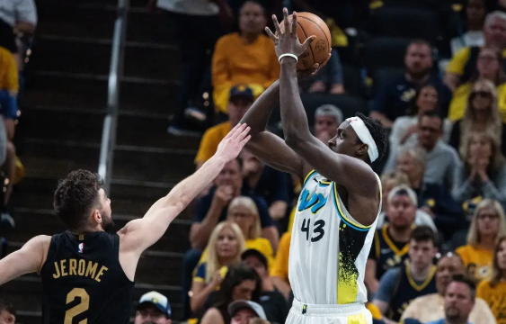 步行者129-109大胜骑士比分3-1拿到赛点 西卡21分 米切尔意外伤退