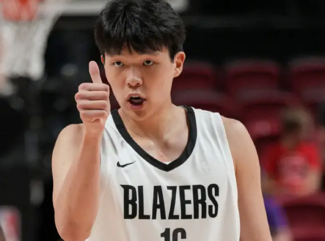 夏联-杨瀚森8+8+5 伯克奈特25分 开拓者102-83轻取火箭